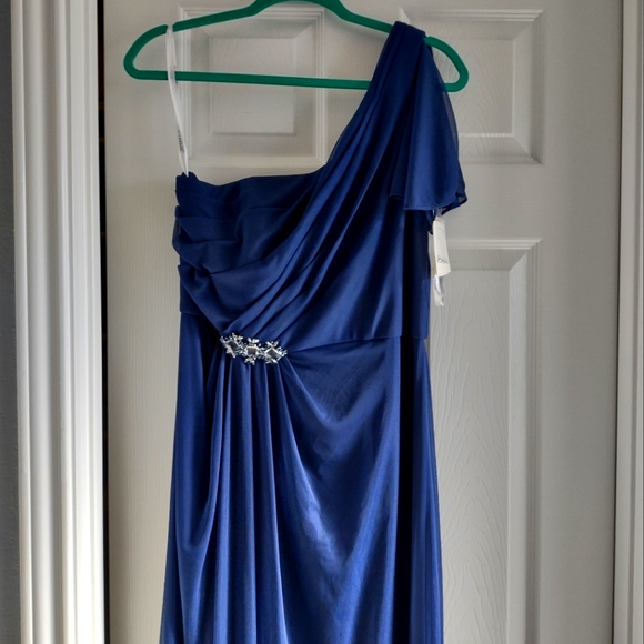 David's Bridal Bridesmaid Dress - Picture 2 of 6